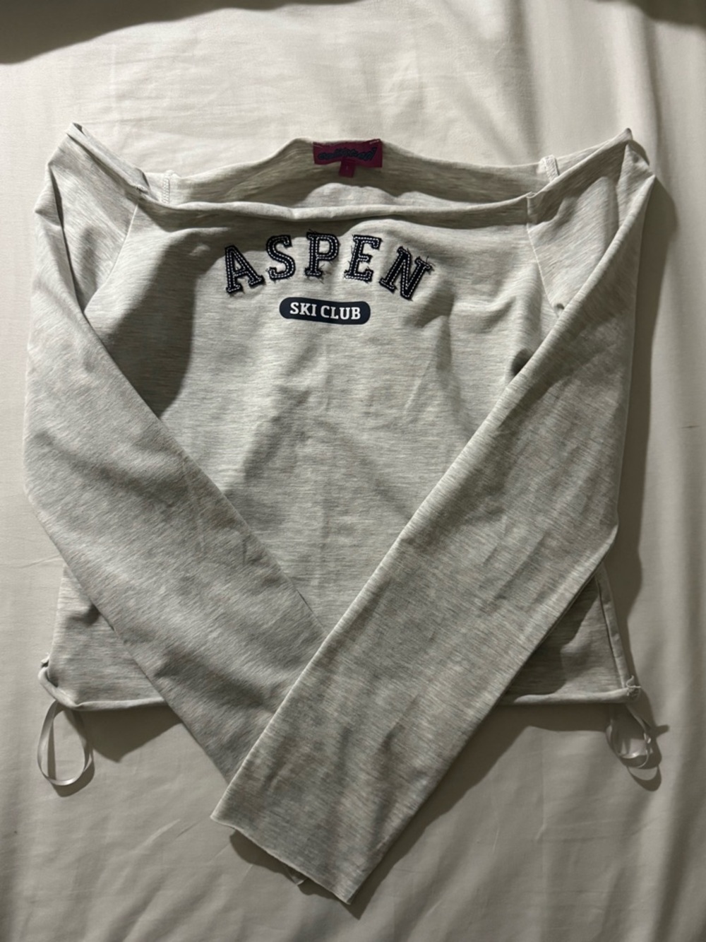 Edikted Off-Shoulder 'Aspen Ski Club' Long Sleeve Tee - White & Navy